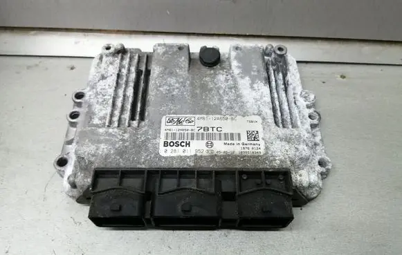 Mazda 3 I Engine control unit/module 4M6112A650BC 0281011952