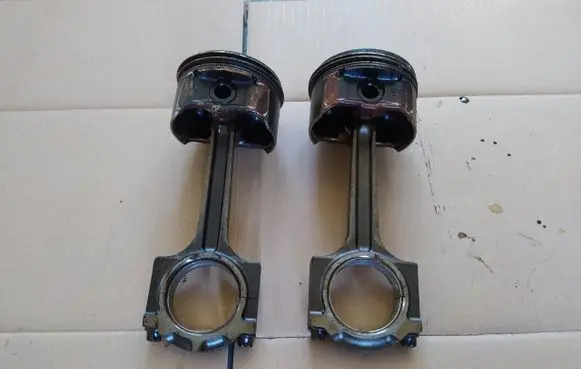 Ford Mondeo MK IV Piston with connecting rod 
