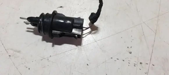 Volkswagen PASSAT B7 Windshield washer fluid level sensor 1J0973202