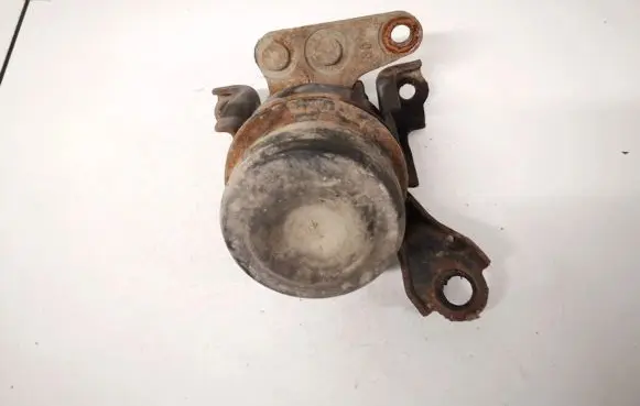Toyota Avensis Verso Engine mount bracket