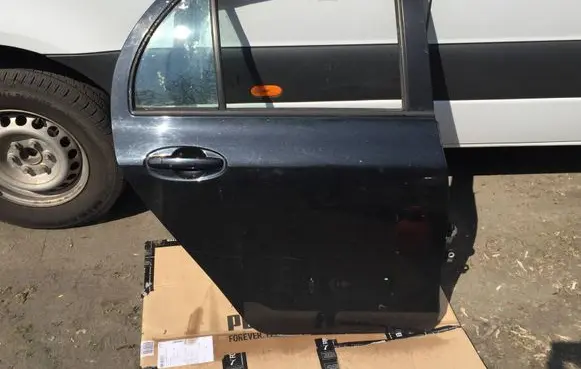 Toyota Yaris Rear door 