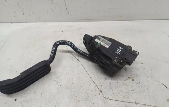 Ford Galaxy Accelerator throttle pedal 7M3721603B YM219F836AA