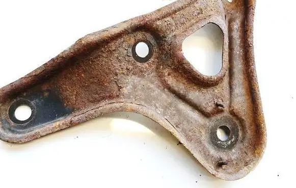 Toyota Avensis T250 Engine mounting bracket