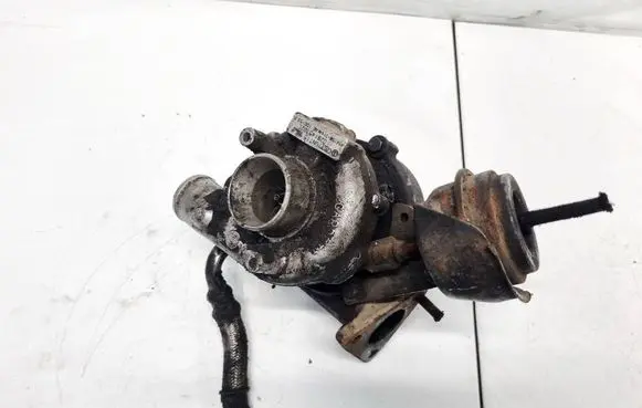 Volkswagen PASSAT B5.5 Turbo 028145702C