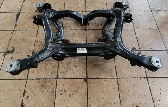 Volkswagen Touareg II Rear subframe 7P0500041