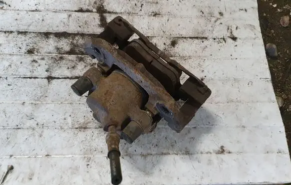 Toyota Corolla Verso E121 Front brake caliper NOCODE