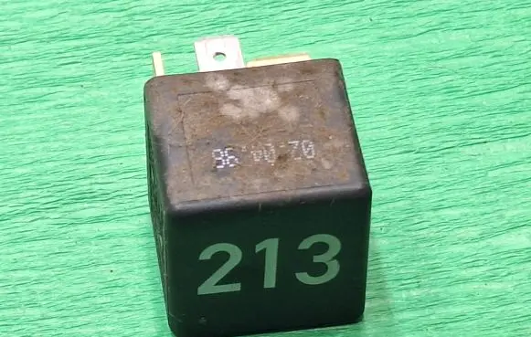 Volkswagen PASSAT B3 Other relay 899511000