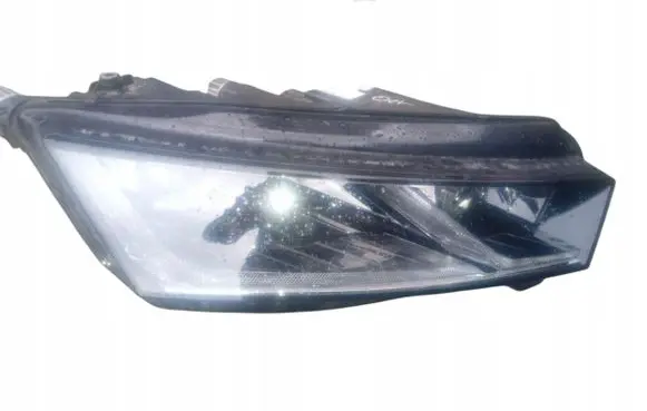 Skoda Octavia Mk4 Headlight/headlamp