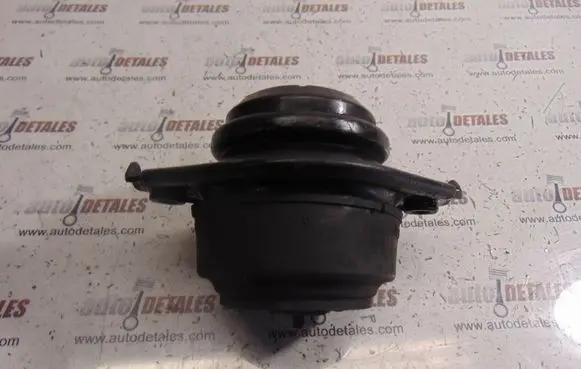 Mercedes-Benz R W251 Engine mount bracket A2512402717
