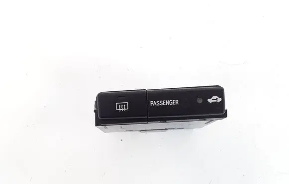Toyota Avensis T250 Windscreen/window heater switch 8479005130C