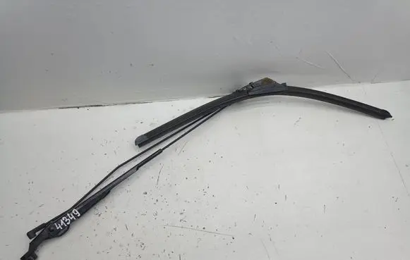 Toyota Aygo AB10 Front wiper blade arm