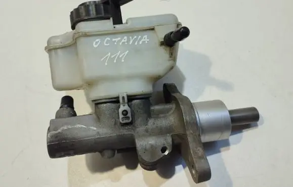 Skoda Octavia Mk2 (1Z) Master brake cylinder 1K0945459A 1K1611301D