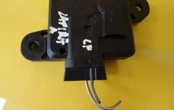 Opel Zafira A Airbag deployment crash/impact sensor 09133263