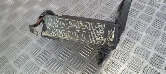 Nissan Almera Tino Fuse box set 7154707030 7154-7070-30