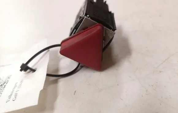Volkswagen Golf V Hazard light switch