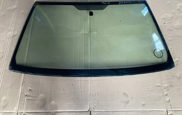 Suzuki Grand Vitara II Front windscreen/windshield window 43R001522 E000011 477M648
