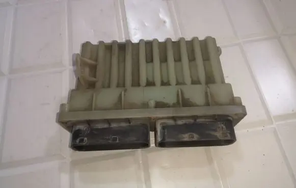 Opel Astra G Fan control module 09131732 252619