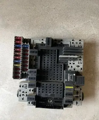 Volvo XC70 Fuse box set 8688153 01W502