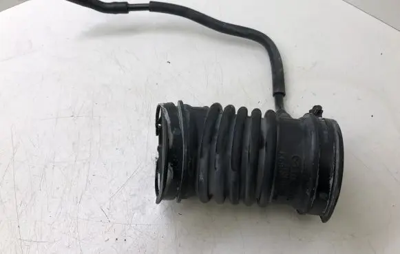 Mazda CX-5 II Air intake hose/pipe PE0113221