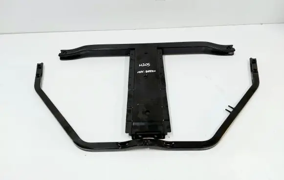 Mercedes-Benz C AMG W205 Engine mount bracket A2056100534
