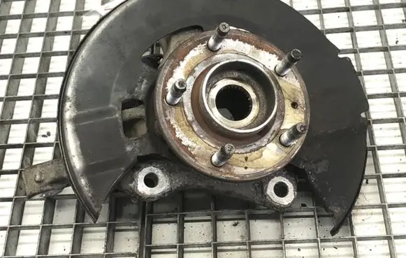 Opel Zafira C Front wheel hub spindle knuckle