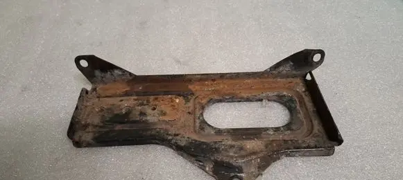 Volkswagen PASSAT B5.5 Battery tray 