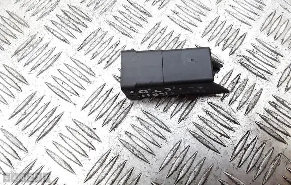 Nissan X-Trail T32 Glow plug pre-heat relay 0281003070