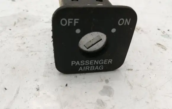 Toyota Corolla Verso E121 Passenger airbag on/off switch 1368H52
