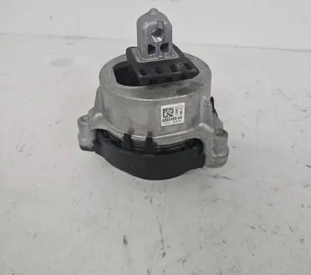 Engine mount bracket