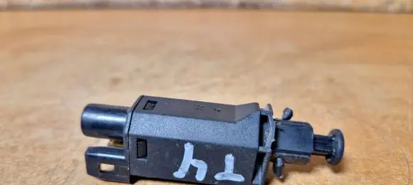 Volkswagen Transporter - Caravelle T4 Brake pedal sensor switch 191945515