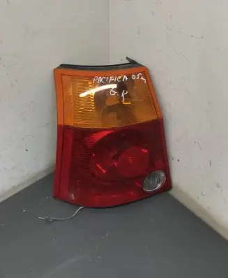 Chrysler Pacifica Rear/tail lights 04557530
