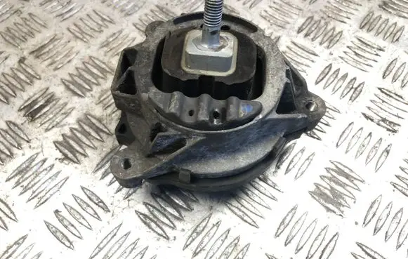 BMW 1 F20 F21 Engine mount bracket 6787658
