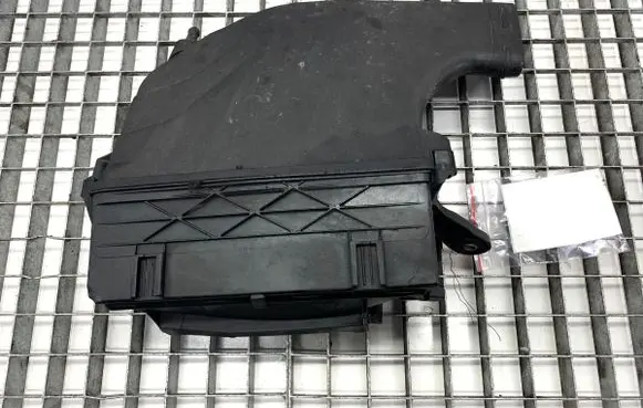 Mercedes-Benz E W212 Air filter box A6420942304