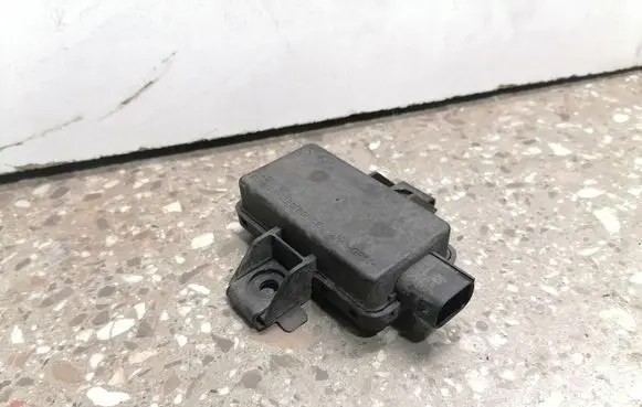 Mercedes-Benz C W205 Tire pressure control unit A0009001105