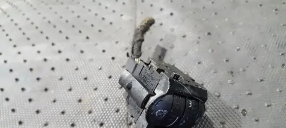Volkswagen Golf V Headlight level height control switch 1K0941333