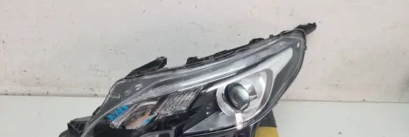 Peugeot 2008 I Headlight/headlamp 90167010