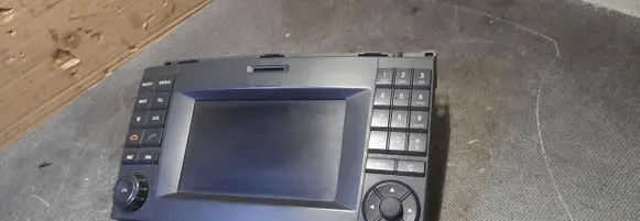 Volkswagen Crafter Radio/CD/DVD/GPS head unit 9069009100