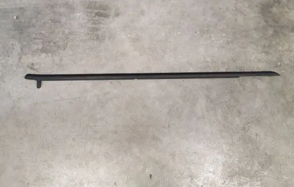 Chevrolet Camaro Front door glass trim molding 23115064