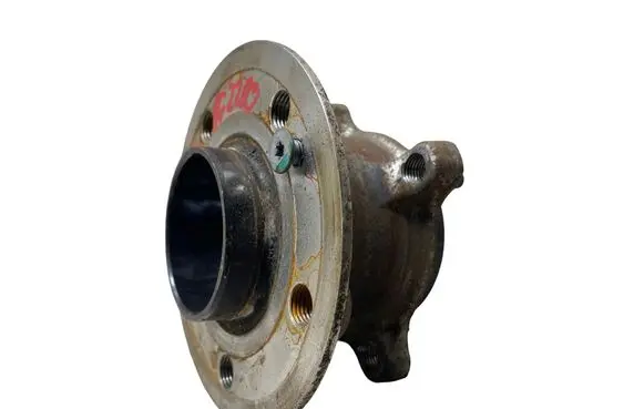 Mercedes-Benz GLA H247 Rear wheel hub A2473560200