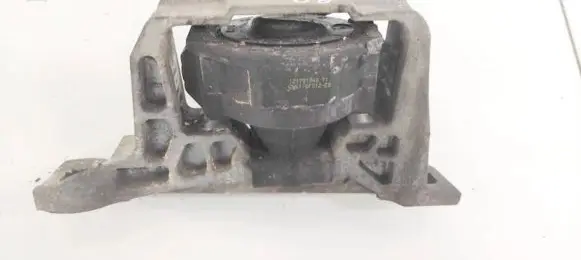 Ford Focus Engine mount bracket CV616F012EB CV61-6F012-EB