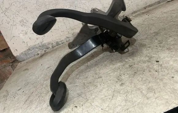 Mini One - Cooper R50 - 53 Pedal assembly 