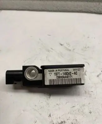 Ford Mondeo Mk III Airbag deployment crash/impact sensor 14B342