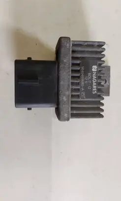 Renault Megane II Glow plug pre-heat relay 9640469680A