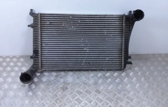 Volkswagen PASSAT B6 Intercooler radiator 3C0145803G