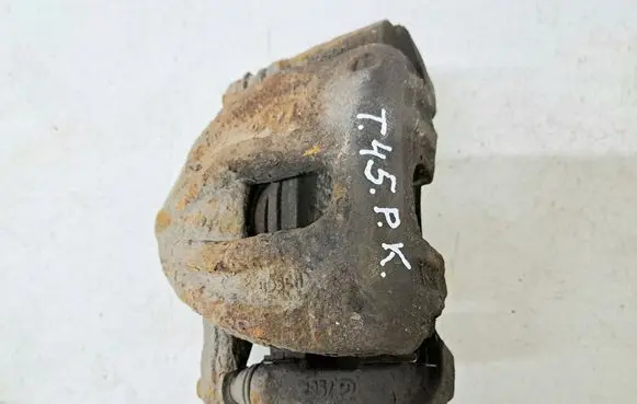 Toyota Corolla Verso AR10 Front brake caliper