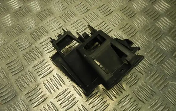 Volkswagen Jetta IV Front bumper mounting bracket 5C6807394A T1867