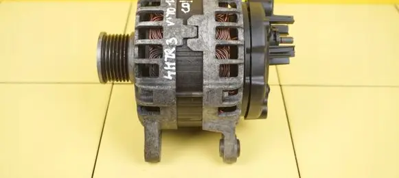 Mercedes-Benz Vito Viano W447 Generator/alternator 622951 4HTR3