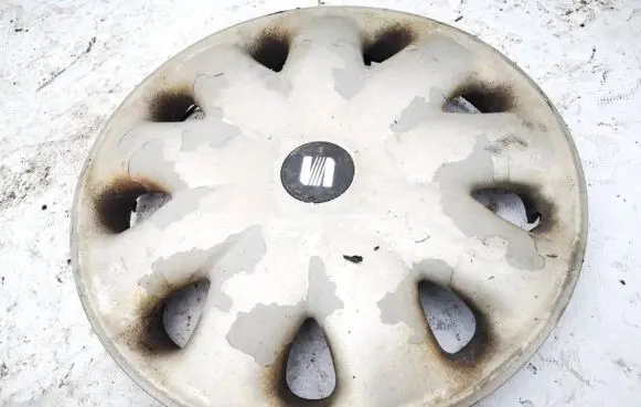 Seat Alhambra (Mk1) R15 wheel hub/cap/trim 7m0601147k