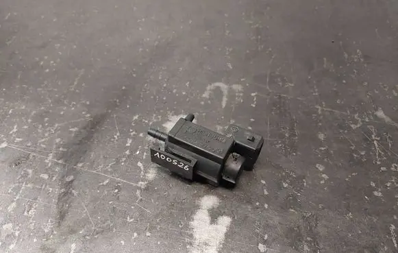 BMW 3 E46 Turbo solenoid valve 1742712