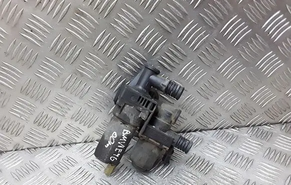 BMW 3 E46 Coolant heater control valve 1147412149